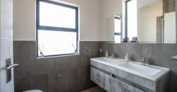 32 Eagle View, 45 Cliff Place